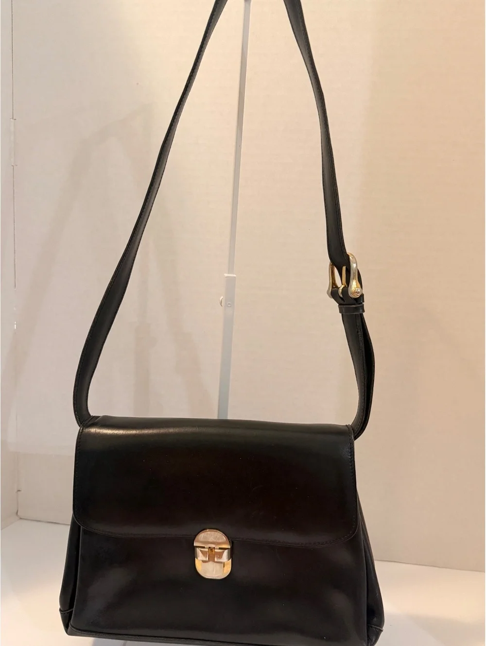 Fontana black leather shoulder bag